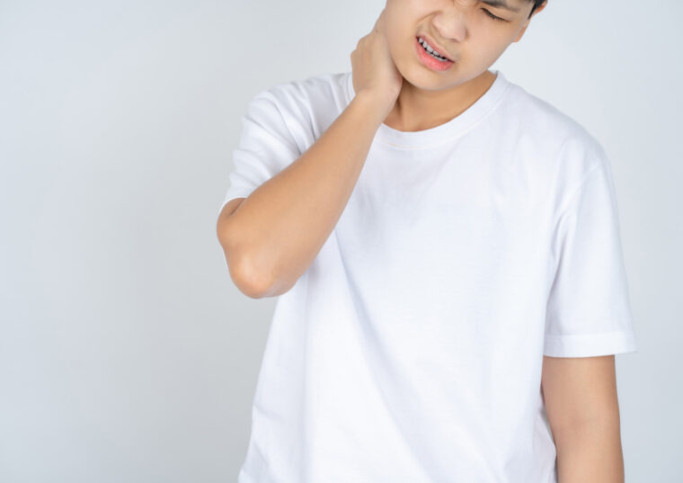 首が痛い・寝違えを繰り返すあなたへ｜整骨院でわかる“枕との関係