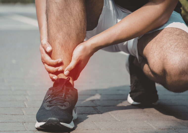 【地域名】で足首捻挫にお悩みの方必見！整骨院で早期回復と再発防止を目指す方法